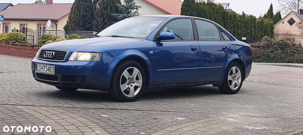 Audi A4 Limousine - 4