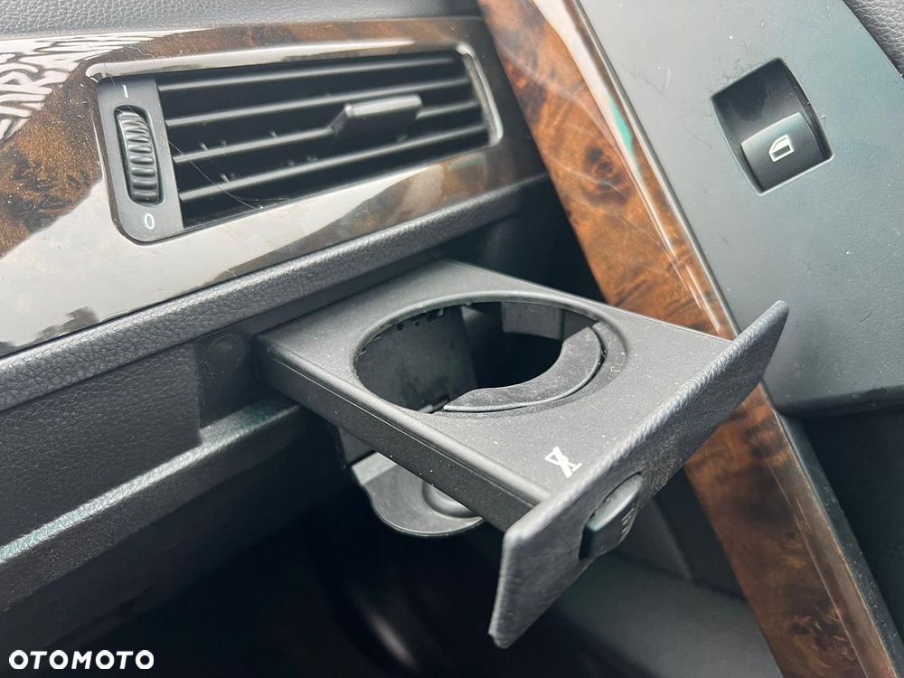 Cup Holder uchwyt na kubki e60 e61 na napoje Europa lewy + prawy - 3