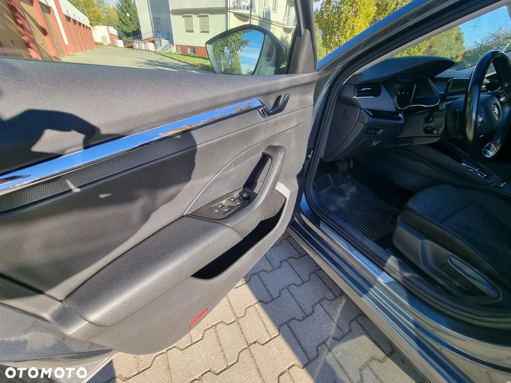 Skoda Octavia 2.0 TDI Style DSG - 23