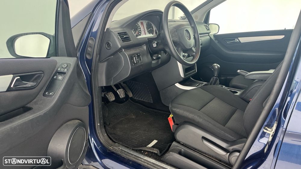 Mercedes-Benz B 150 Standard - 8
