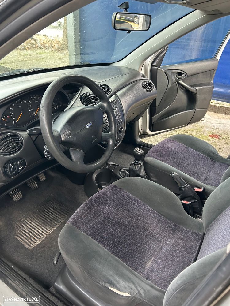 Ford Focus SW 1.8 TDdi Comfort - 12