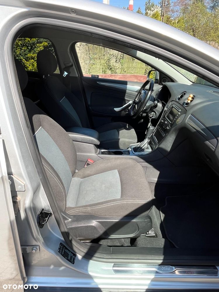 Ford Mondeo 2.0 TDCi Ghia MPS6 - 13