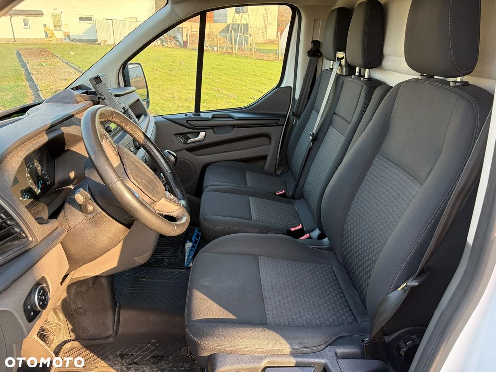 Ford TRANSIT CUSTOM - 17