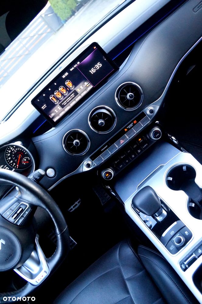 Kia Stinger - 15