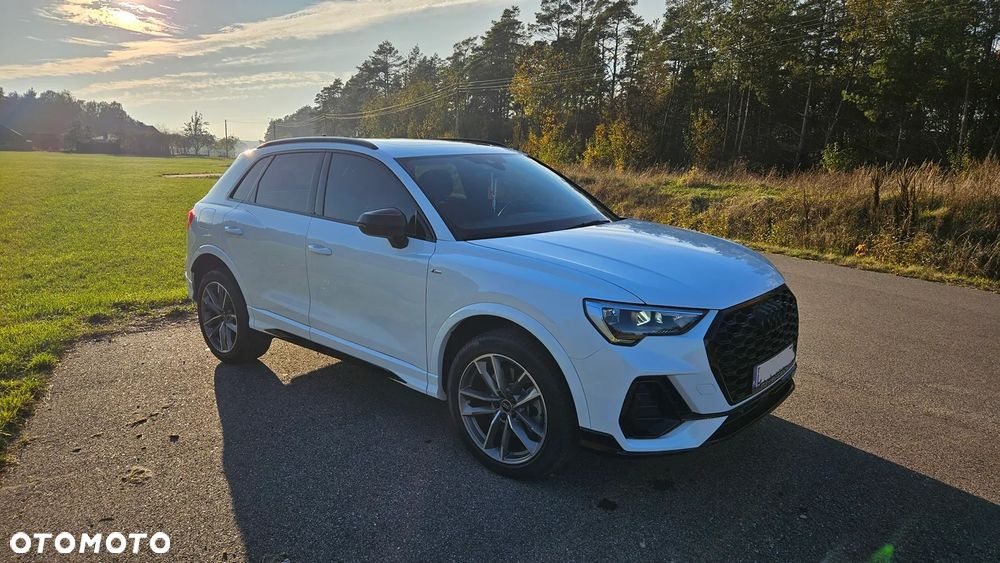 Audi Q3 2022 photo 2