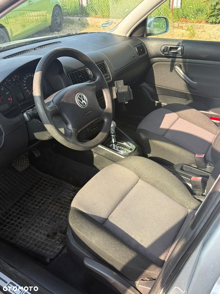 Volkswagen Golf - 8