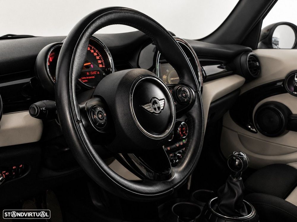 MINI 5 Portas Cooper D - 18
