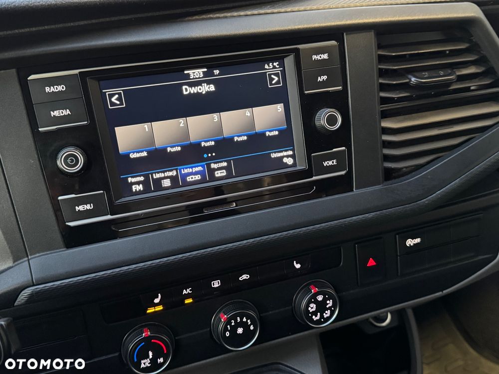 Volkswagen Transporter - 32