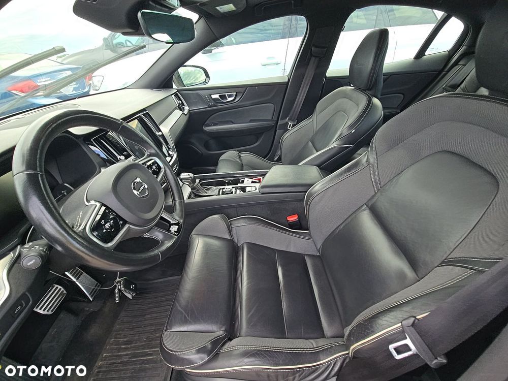 Volvo S60 T6 AWD R-Design - 8