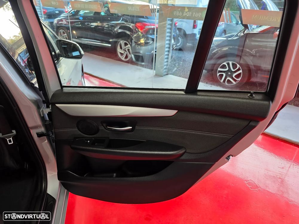 BMW 216 Gran Tourer d Sport Line - 37