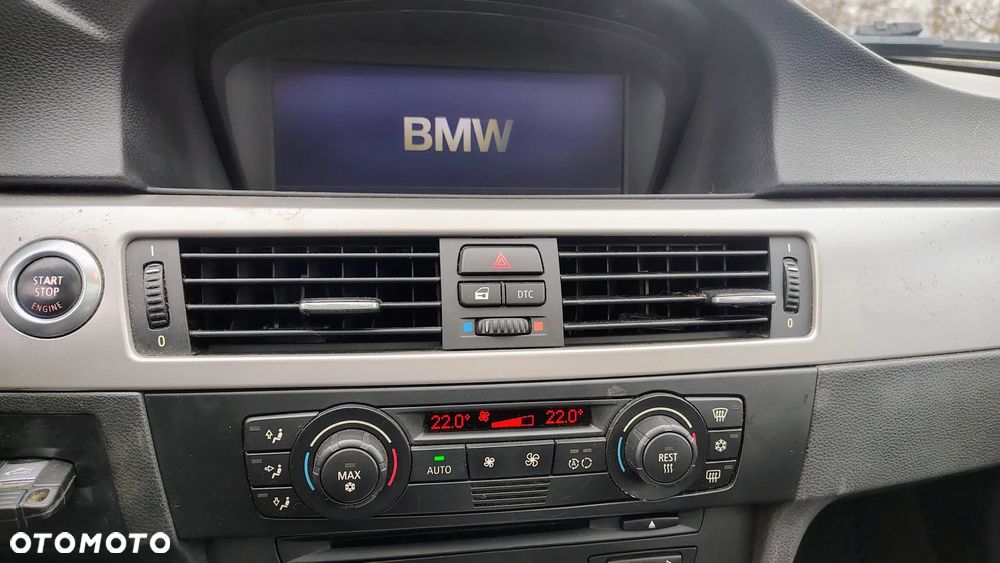 BMW Seria 3 320i - 16