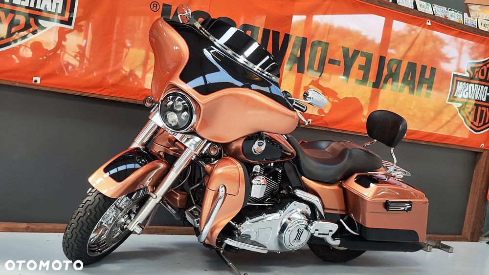 Harley-Davidson Touring Street Glide - 35