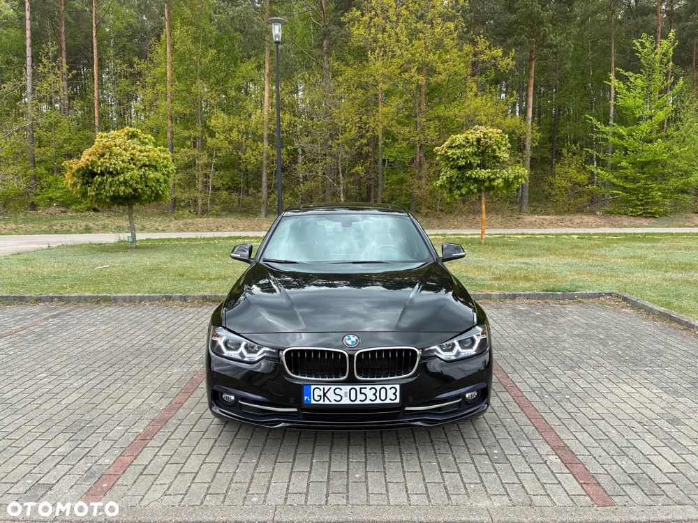 BMW Seria 3 330i Sport Line - 2