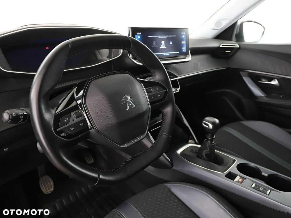 Peugeot 2008 1.2 PureTech Allure S&S - 15