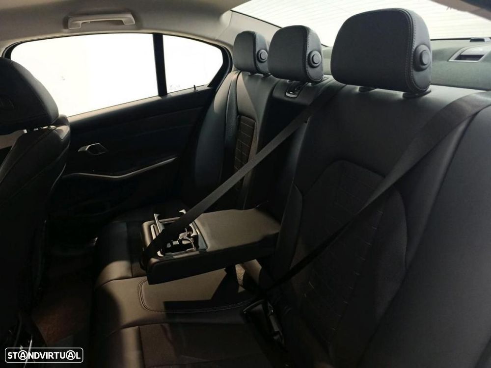 BMW 320 d Auto - 8