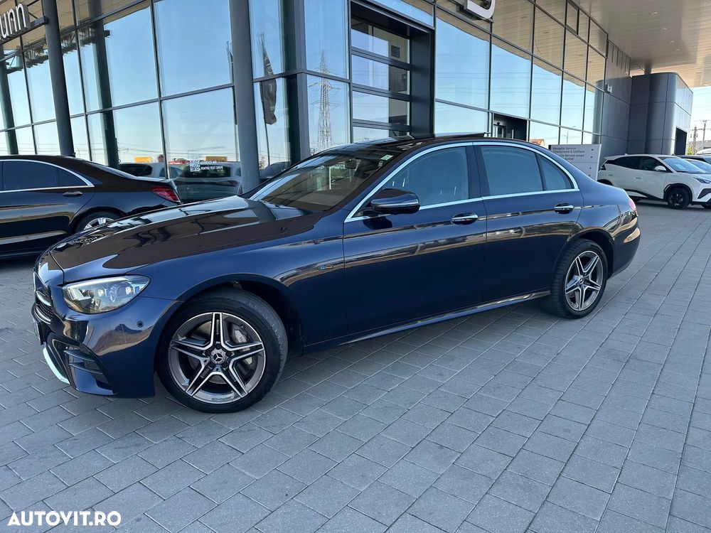 Mercedes-Benz E 300 4MATIC 9G-TRONIC AMG Line - 2