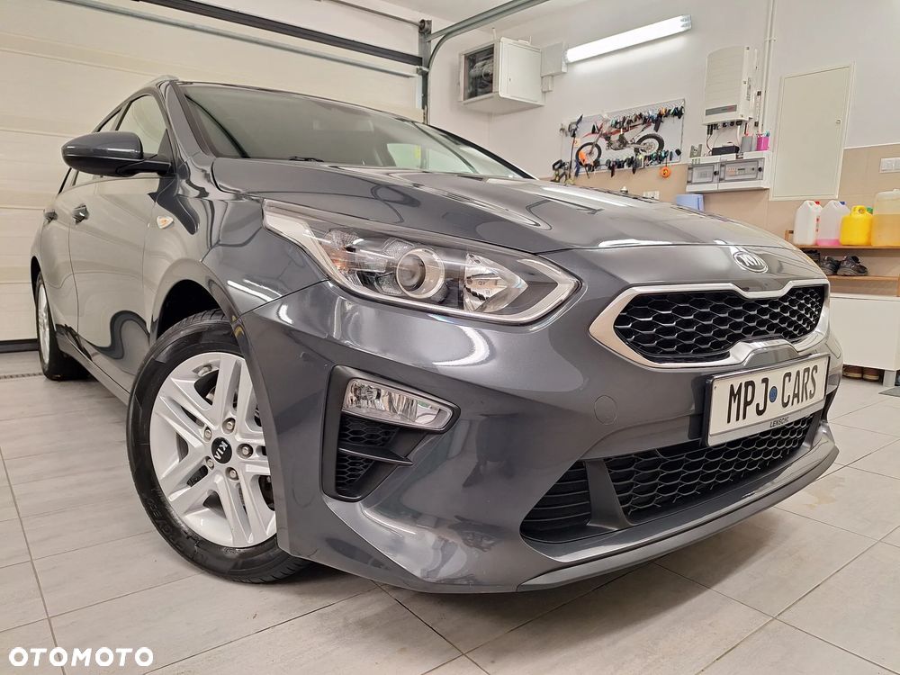 Kia Ceed 1.4 CVVT Dream Team Edition - 1