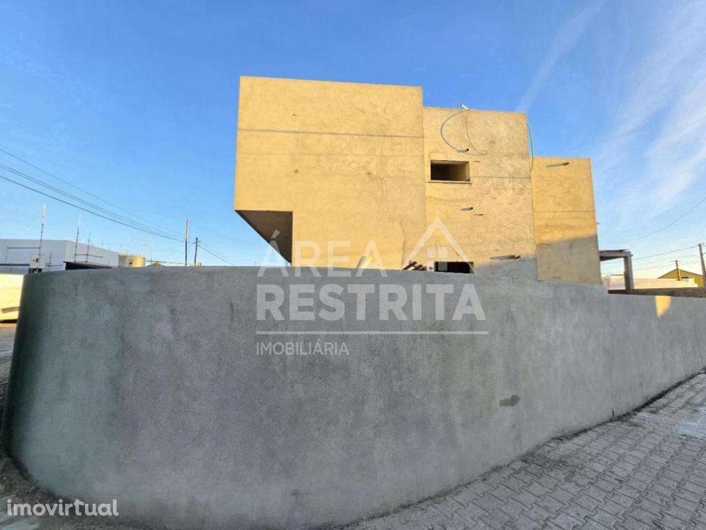 Moradia Gemin. T4 c/Pérgula, Pinhal General - Fernão Ferro - Grande imagem: 2/29