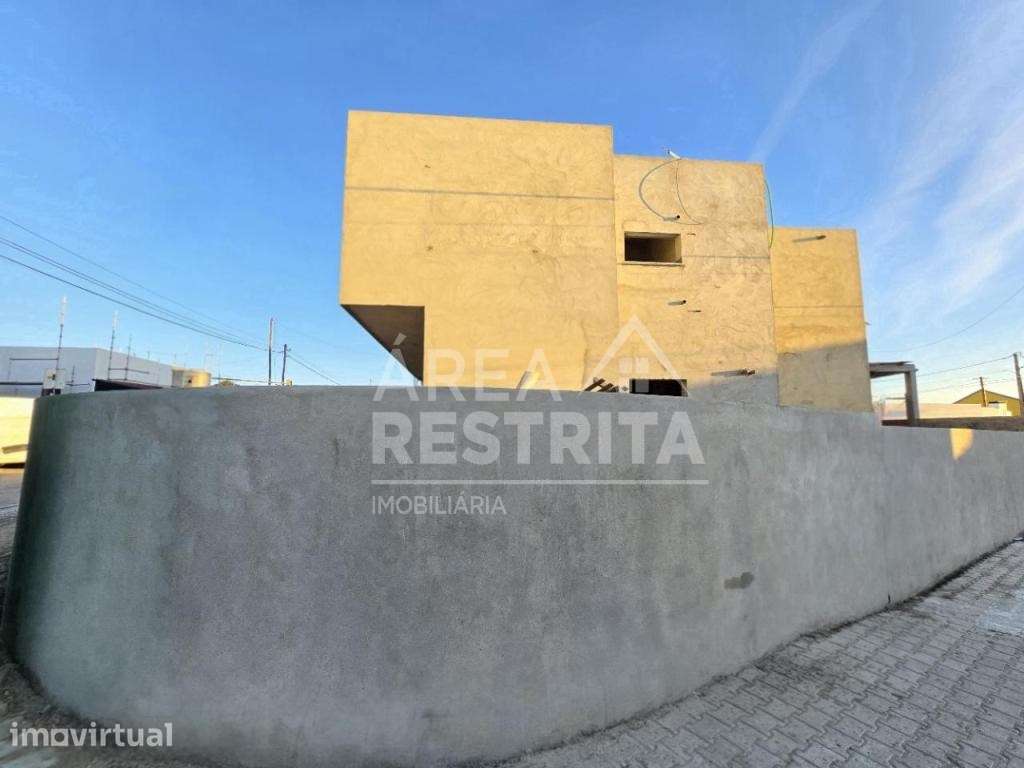 Moradia Gemin. T4 c/Pérgula, Pinhal General - Fernão Ferro - Grande imagem: 2/29