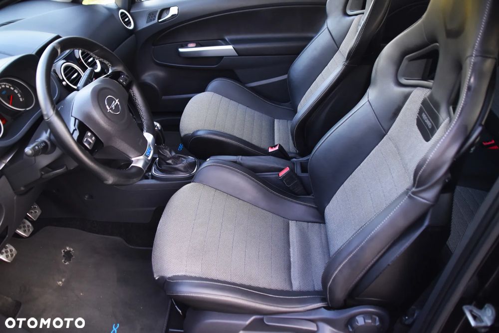 Opel Corsa 1.6 Turbo OPC - 8