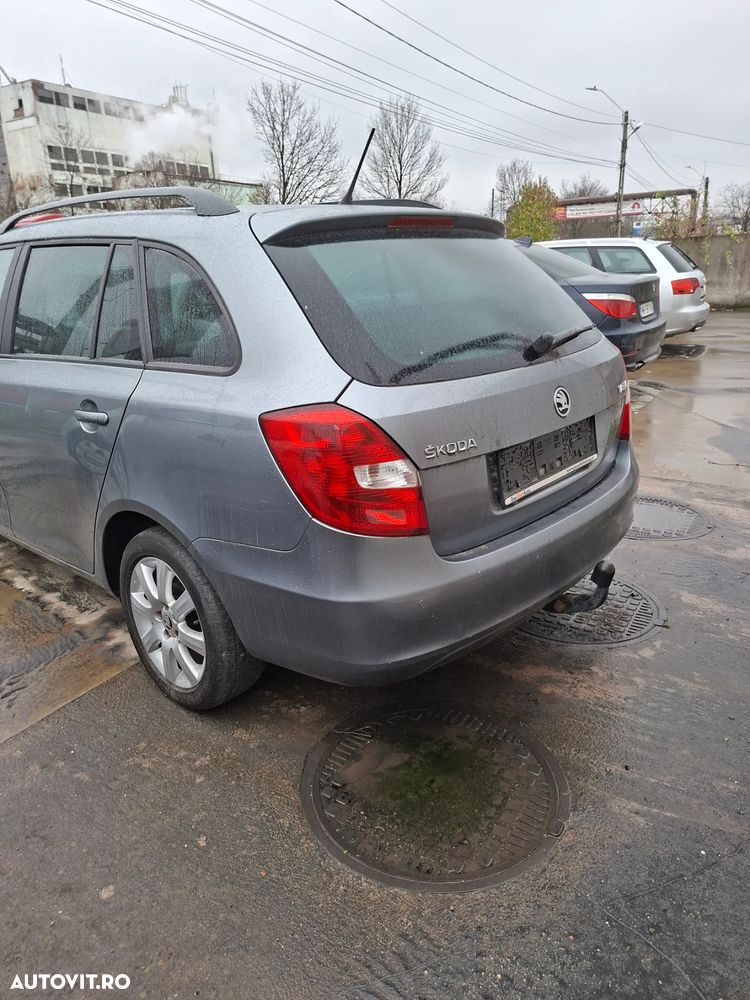 Skoda Fabia Combi 1.2 HTP Elegance - 4