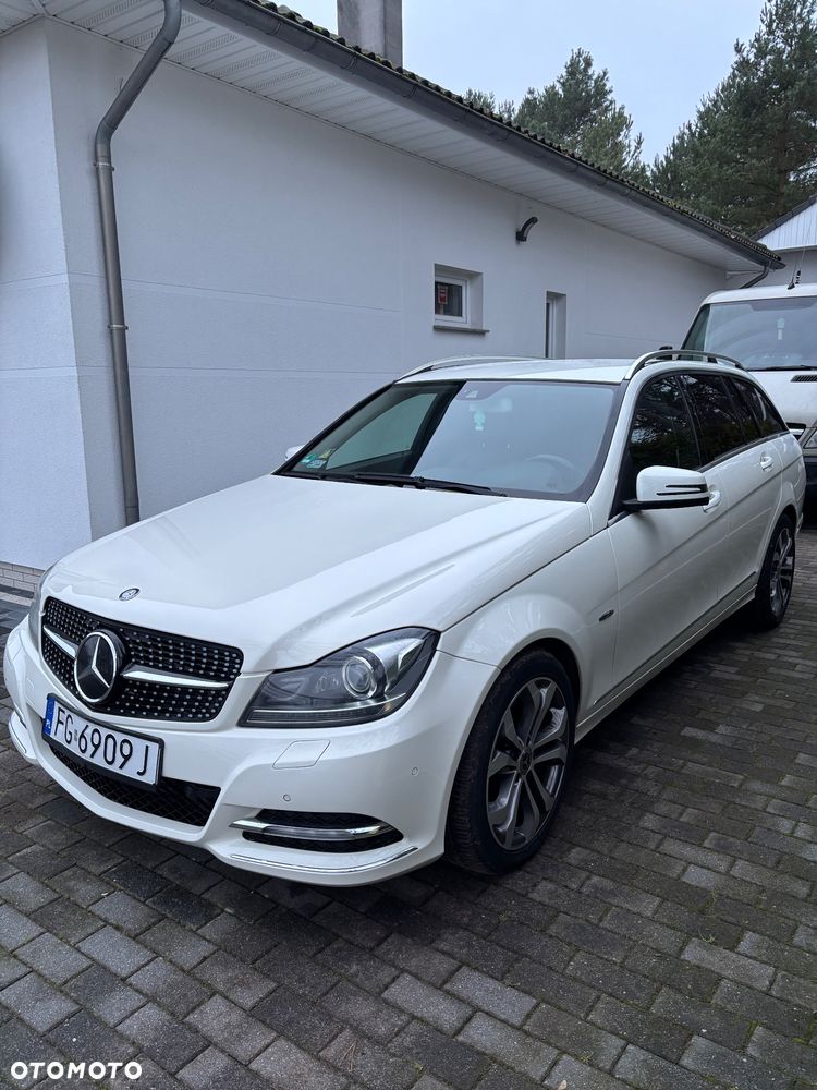 Mercedes-Benz Klasa C 250 CDI DPF 4Matic 7G-TRONIC BlueEFFICIENCY Avantgarde - 1