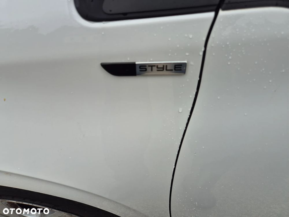 Peugeot 208 - 21