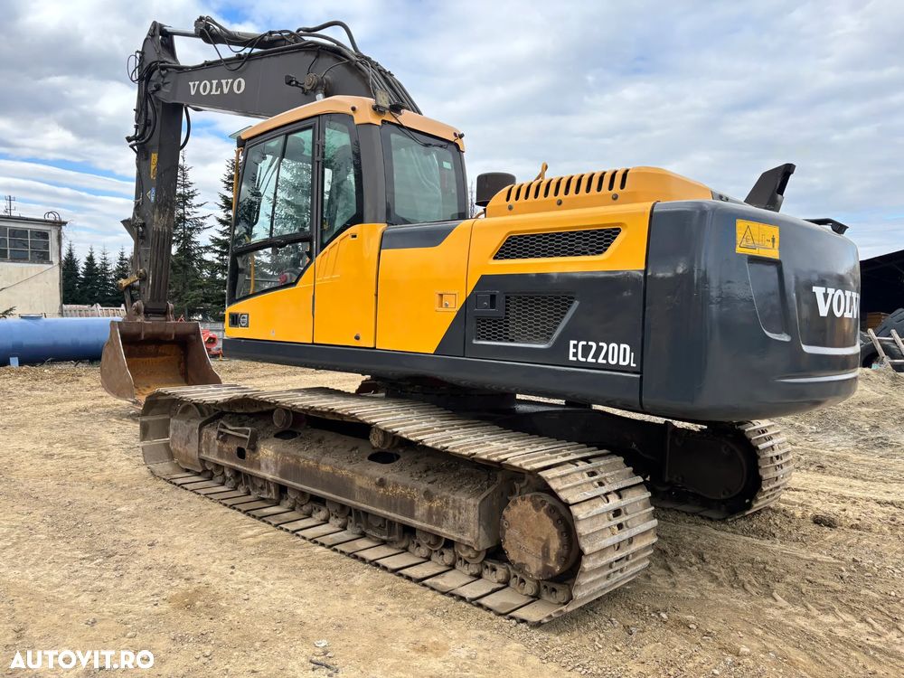 Volvo EC220DL - 8
