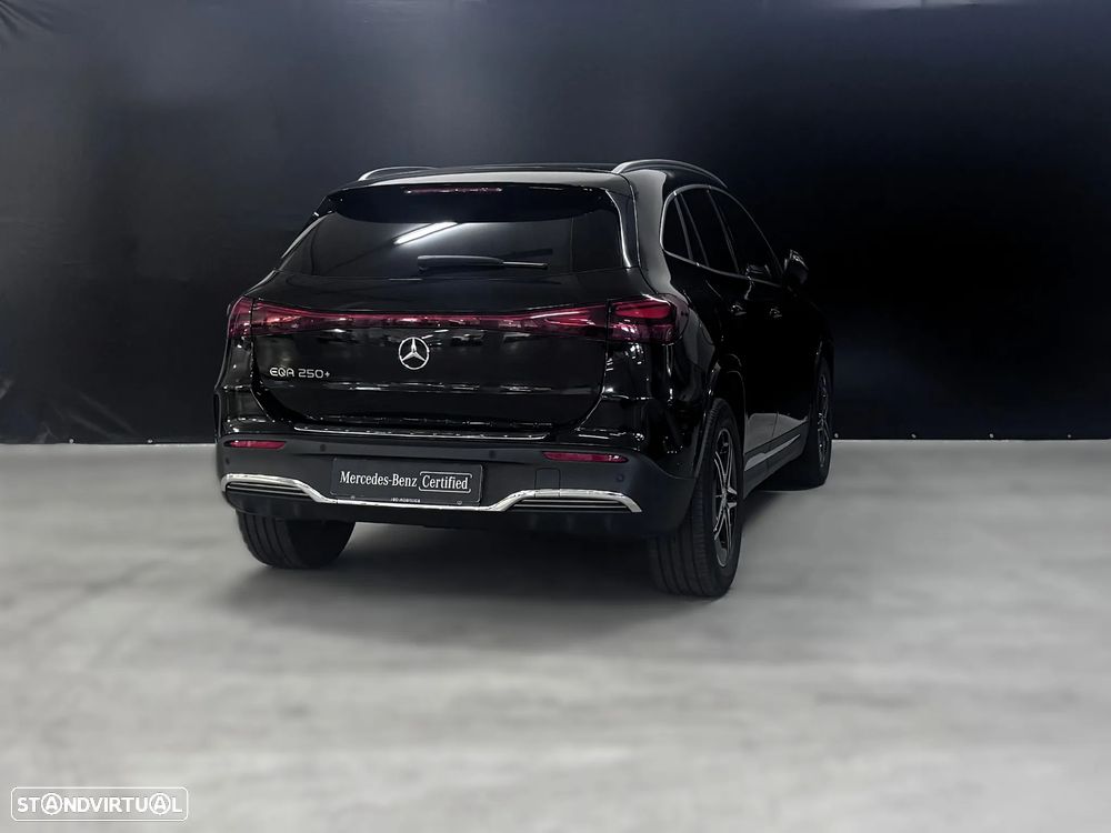 Mercedes-Benz EQA 250+ AMG Line — fotografia 3