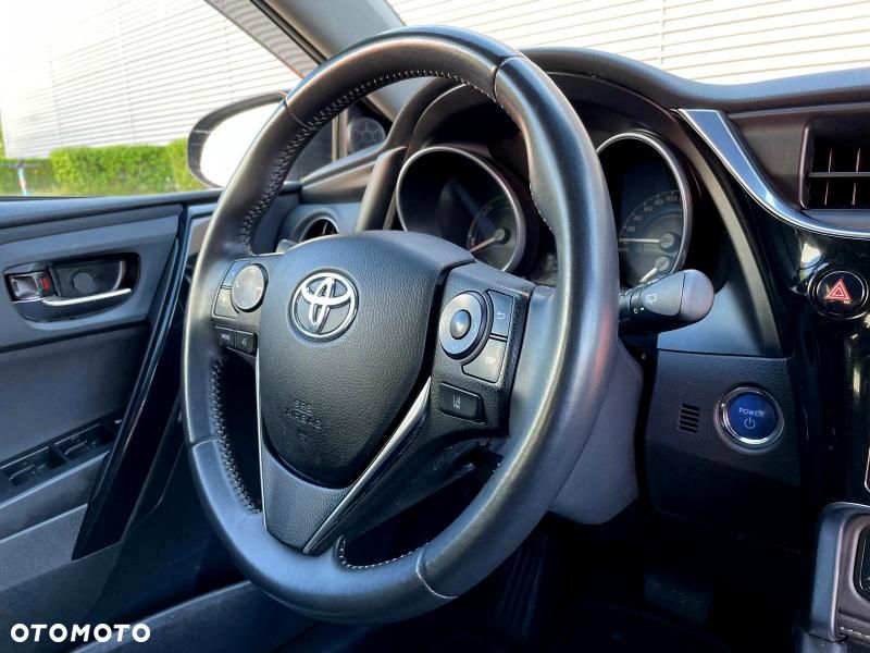 Toyota Auris 1.8 HSD Luna - 33