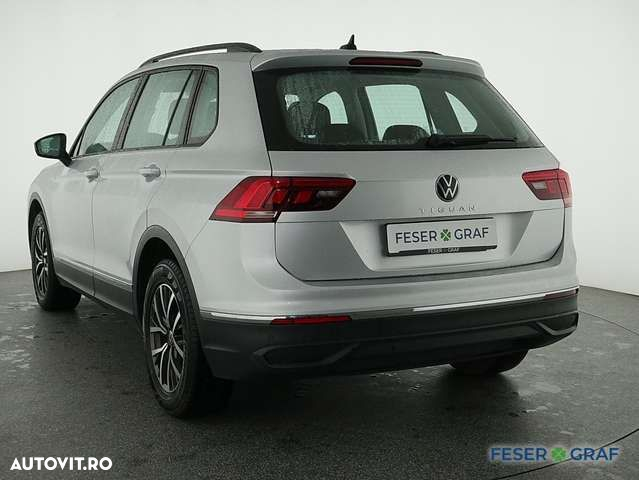 Volkswagen Tiguan - 11