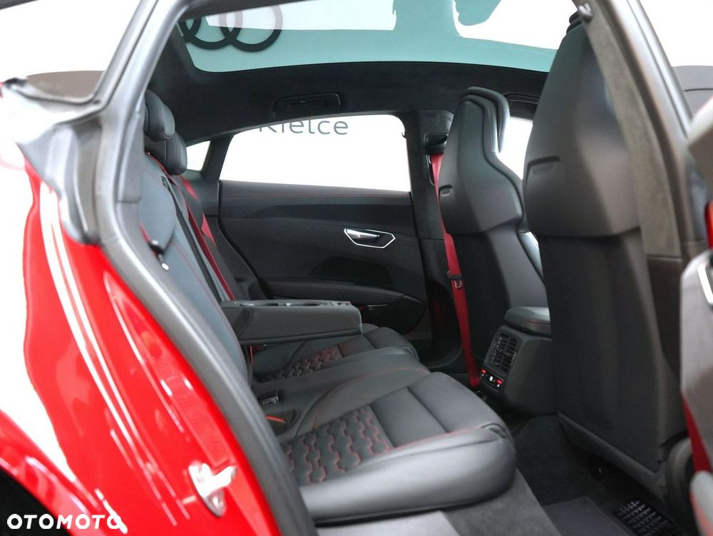 Audi RS e-tron GT - 30