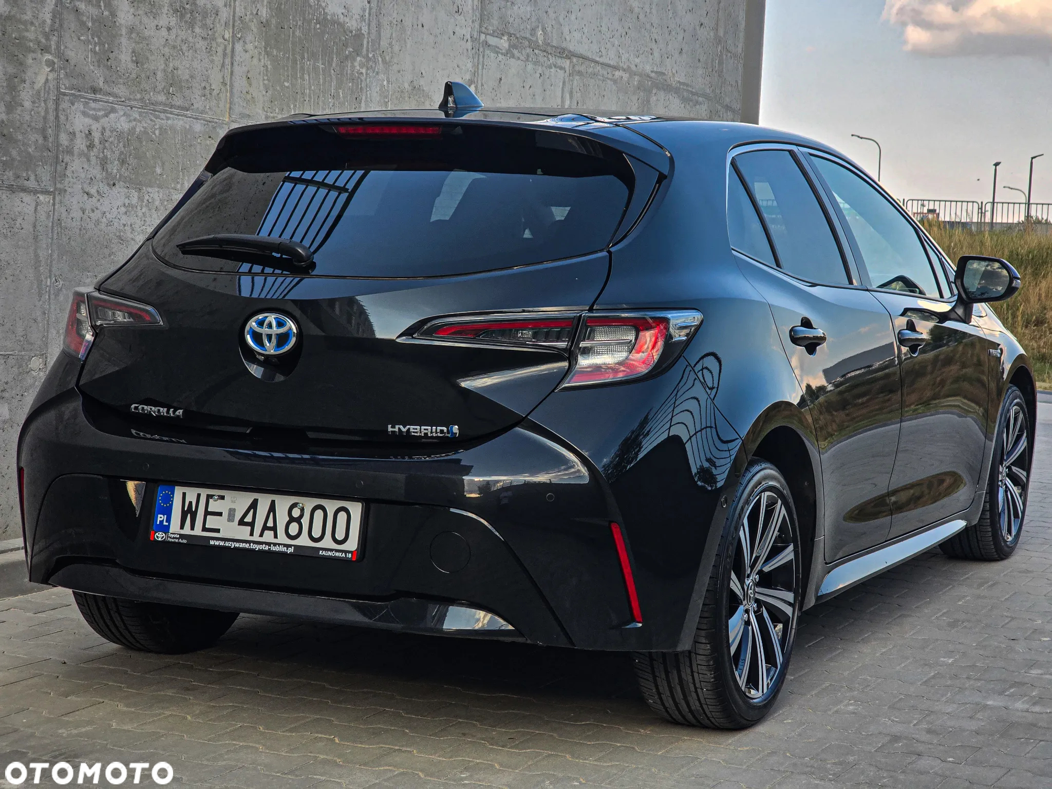 Toyota Corolla 1.8 Hybrid Executive - 14