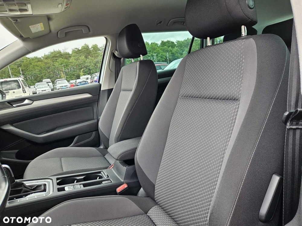 Volkswagen Passat - 10