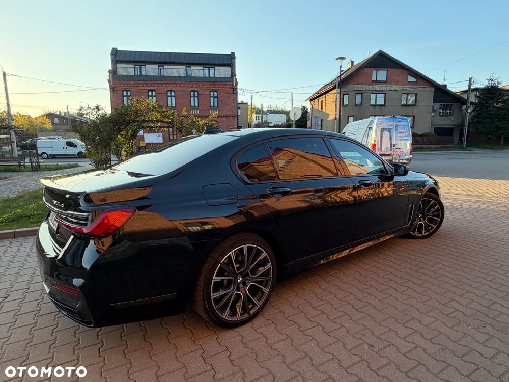 BMW Seria 7 750Ld xDrive sport - 29