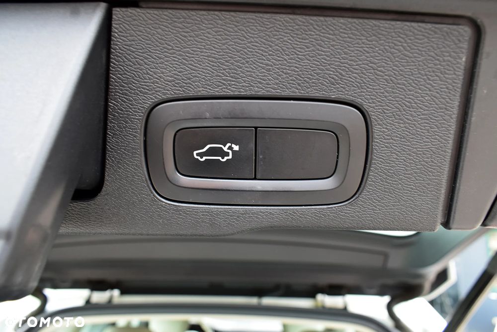 Volvo XC 60 D4 AWD Momentum - 21