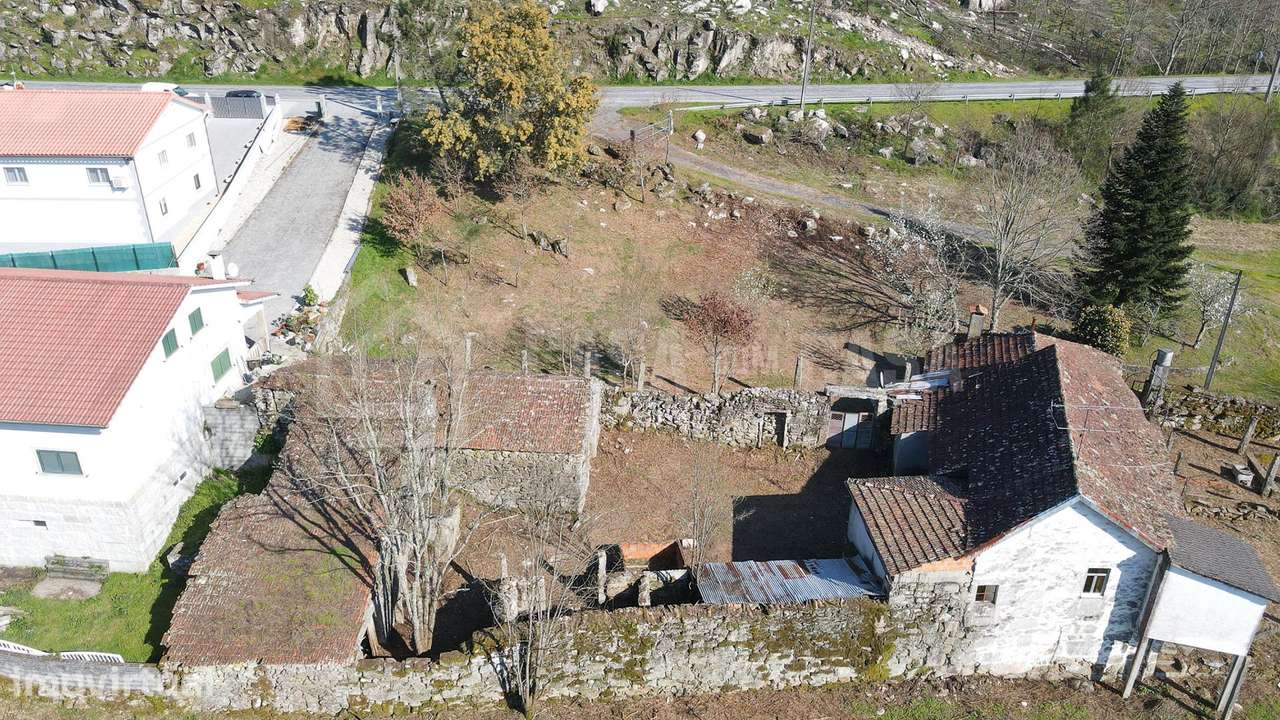 Moradia p/ Reconstruir em Arcas-Mões - Grande imagem: 2/15