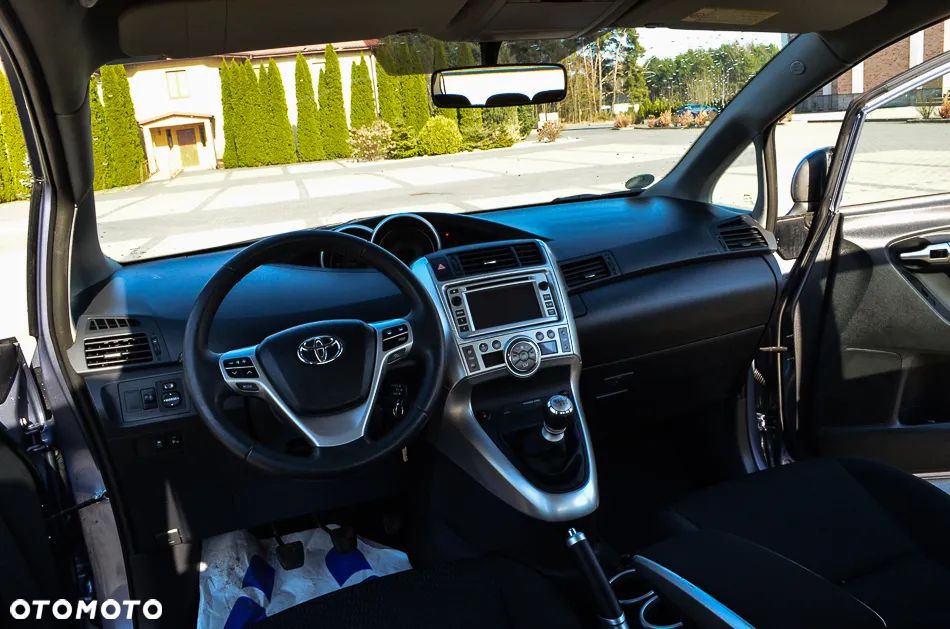 Toyota Verso 1.6 Premium 7os - 31