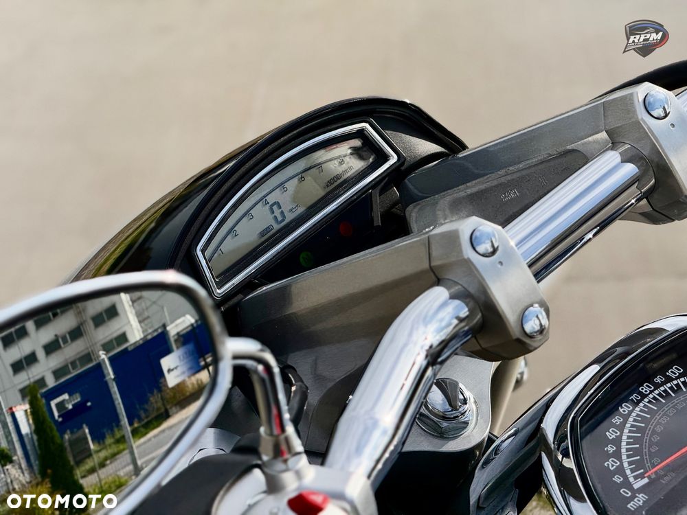 Suzuki Boulevard - 35