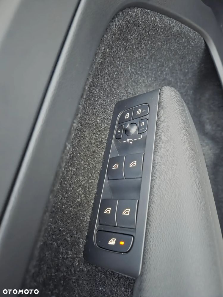 Volvo XC 40 D3 SCR Momentum - 27