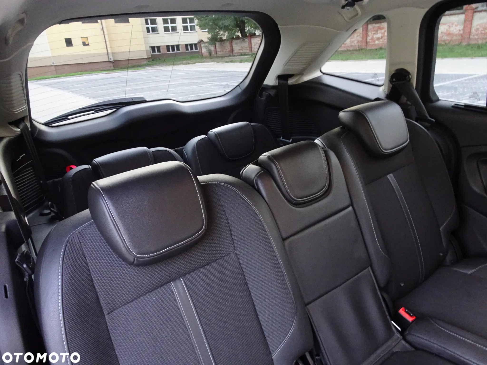 Ford Grand C-MAX 1.5 EcoBoost Start-Stopp-System Titanium - 17