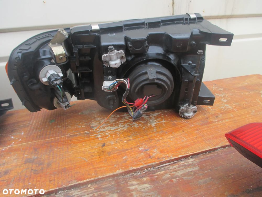 Lampa przód MITSUBISHI PAJERO +KOLTO EUROPA - 4