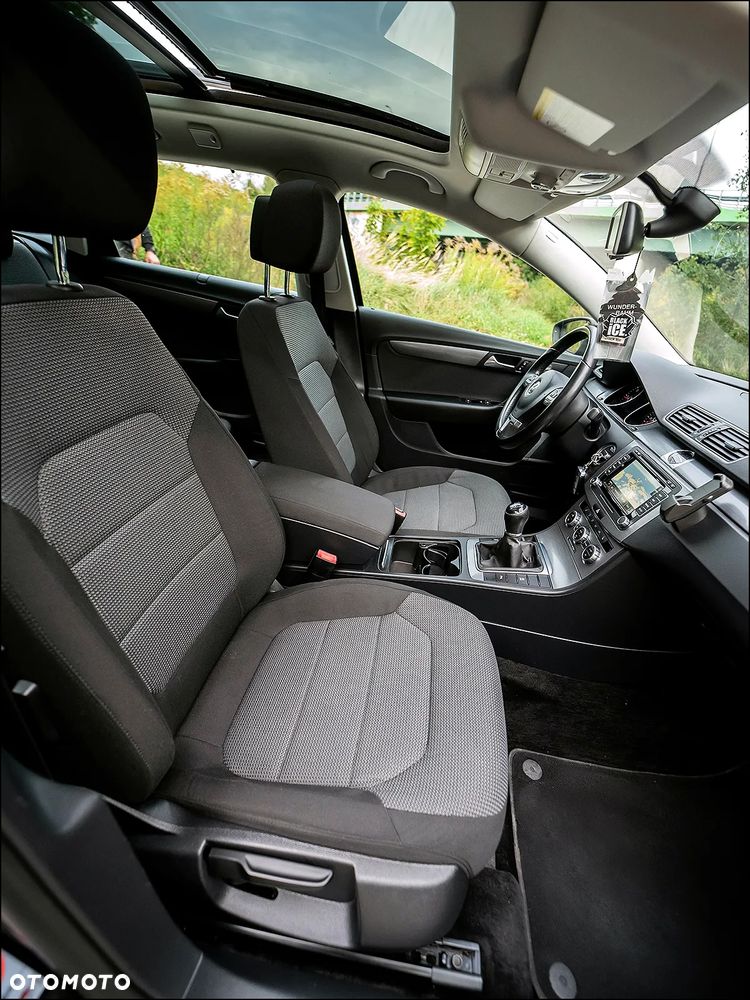 Volkswagen Passat - 38