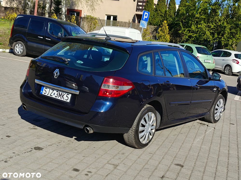 Renault Laguna 2.0 dCi FAP Initiale - 10