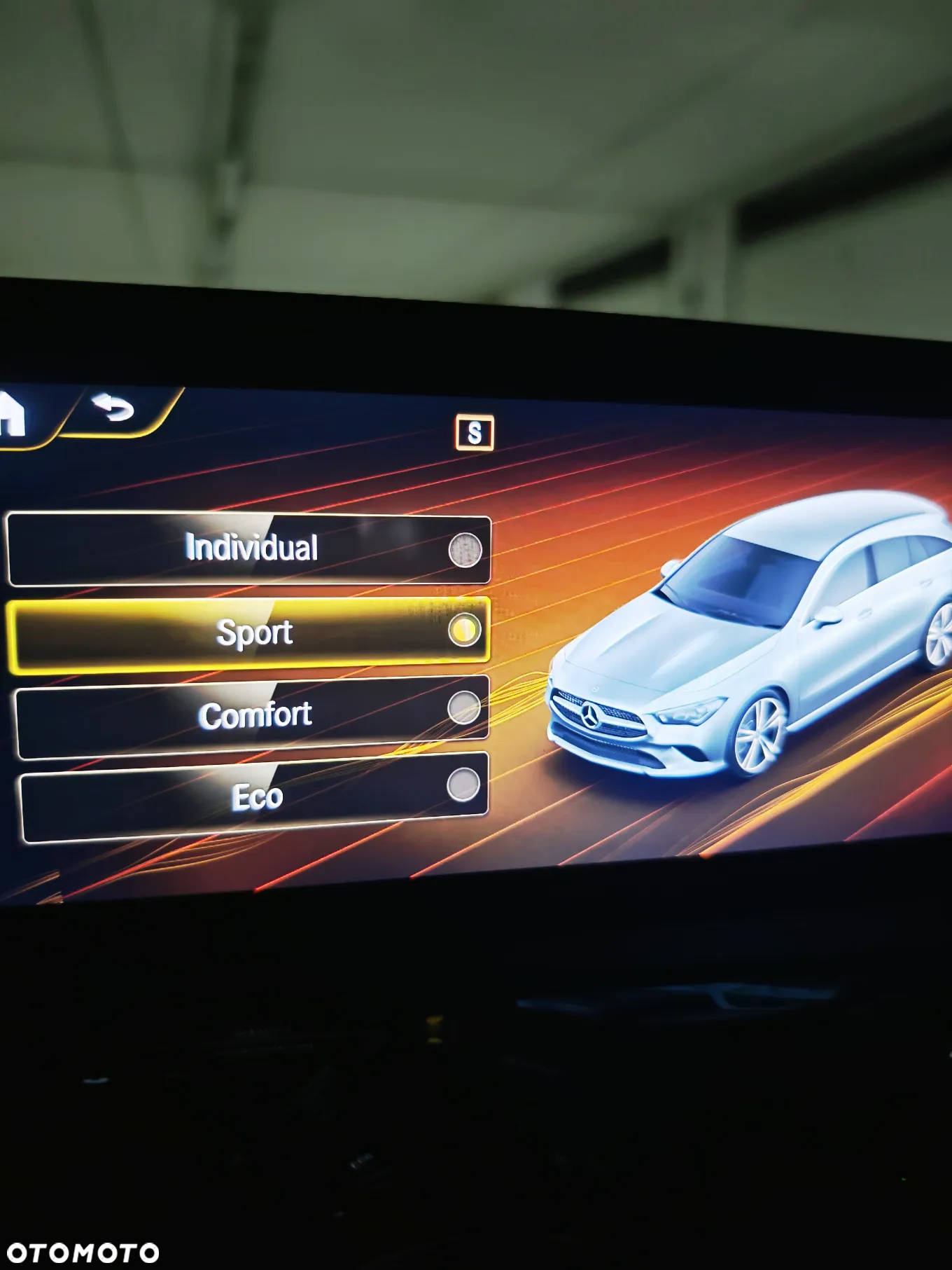 Mercedes-Benz CLA 180 AMG Line 7G-DCT - 36