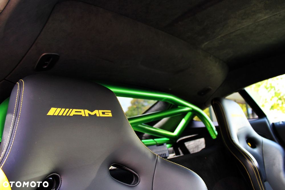 Mercedes-Benz AMG GT R - 24