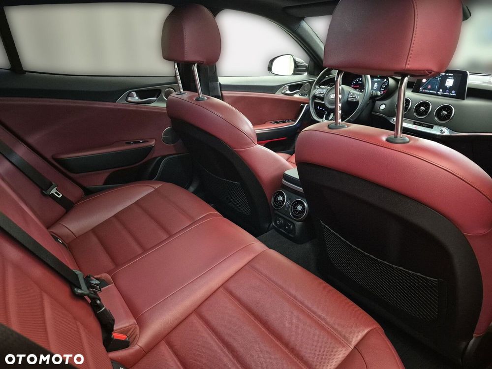 Kia Stinger - 23