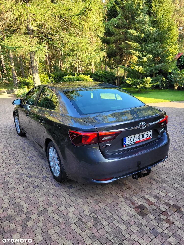 Toyota Avensis 1.6 Life - 10