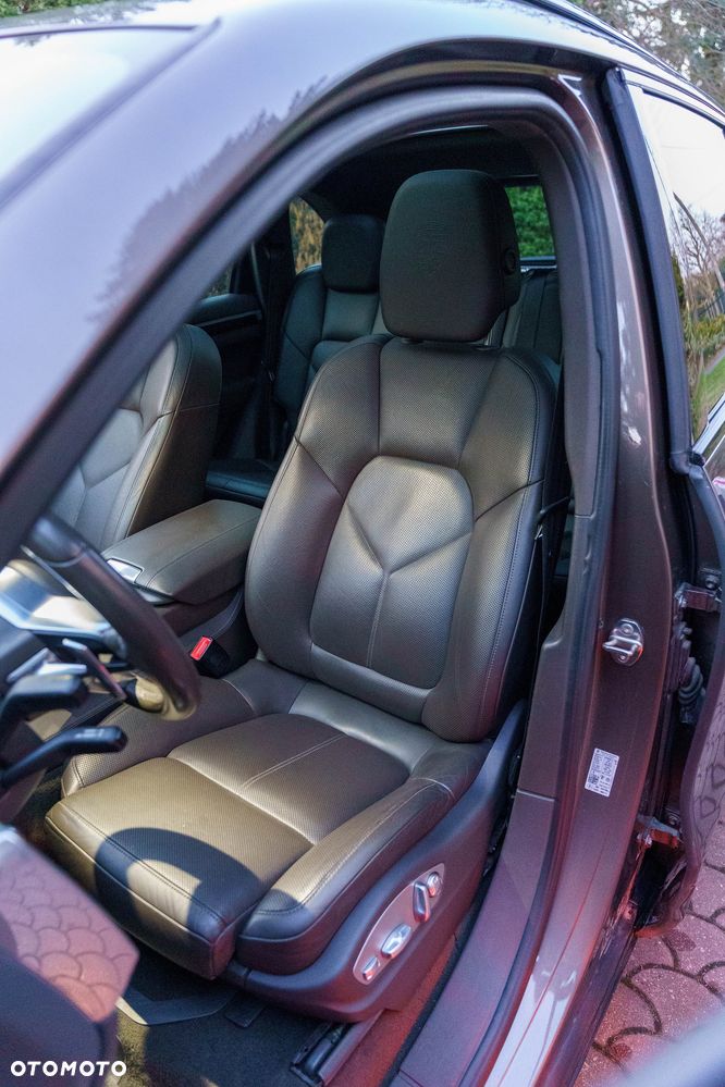 Porsche Cayenne Diesel Platinum Edition - 12