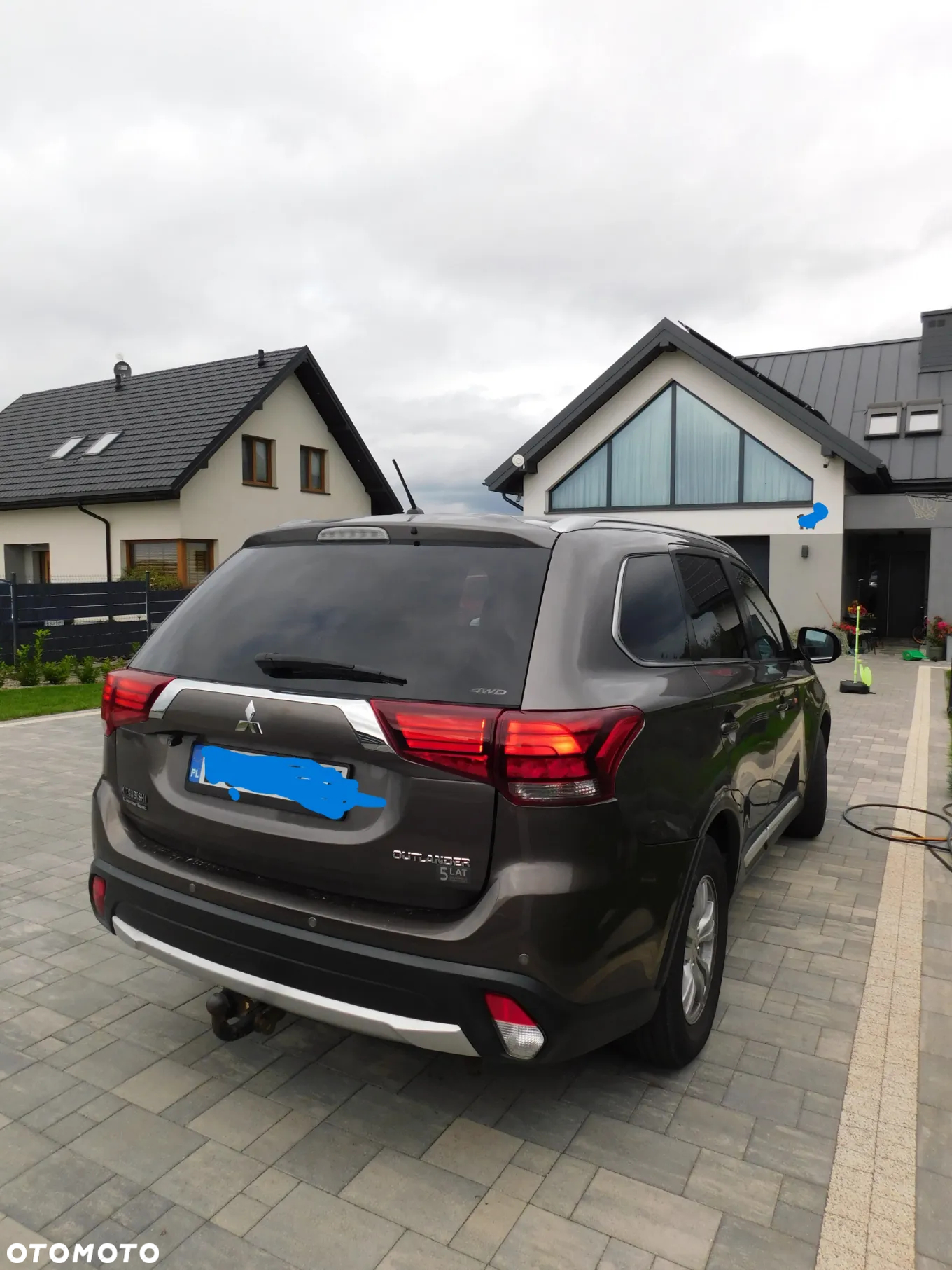 Mitsubishi Outlander 2.0 Instyle + 4WD CVT - 10
